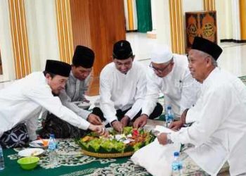 Jelang Puncak HJL ke-456, Warga Lamongan Adakan Tasyakuran