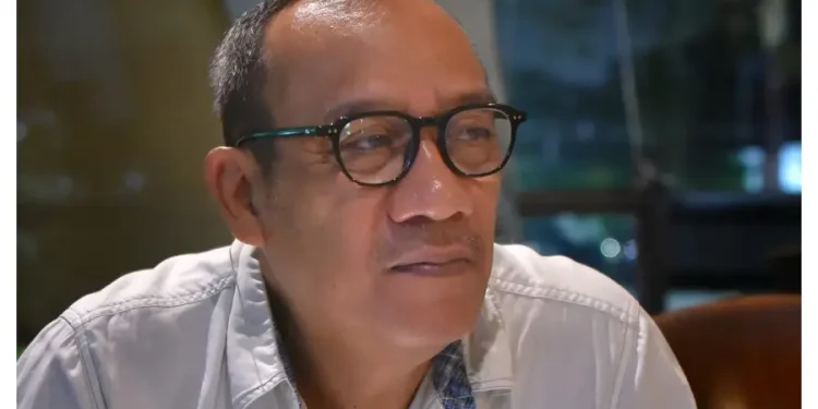 Petinggi F-Utopia dan Distopia Jelata