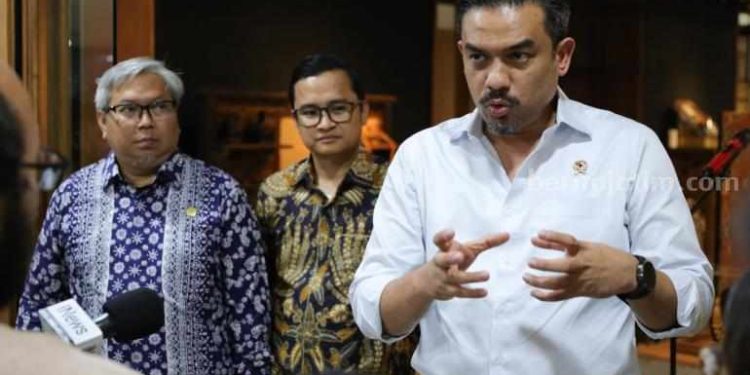 Kementerian UMKM Minta Mitra Ojol Bentuk Koperasi di Tengah Polemik Tarif Ojol