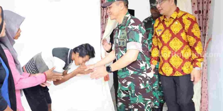 Panglima TNI Tinjau Program TMMD di Gresik