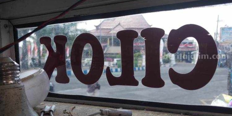 Praktik Kerja Lapangan di Kawasan Alun-alun Jember