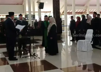 Tangis Haru Anisatul Hamidah Dilantik Sebagai Pj Sekda Bondowoso