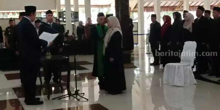 Tangis Haru Anisatul Hamidah Dilantik Sebagai Pj Sekda Bondowoso