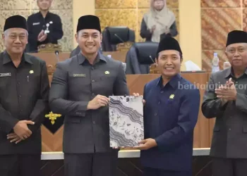 Perda Disepakati DPRD dan Bupati Tuban Tentang Rumah Layak dan Beasiswa Pendidikan