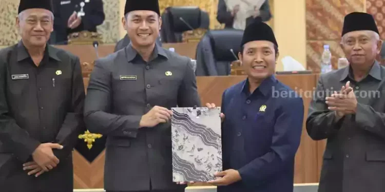 Perda Disepakati DPRD dan Bupati Tuban Tentang Rumah Layak dan Beasiswa Pendidikan
