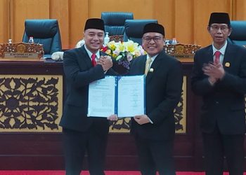 DPRD Surabaya Sahkan Pertanggungjawaban APBD 2024, Wali Kota Tegaskan Komitmen Keuangan