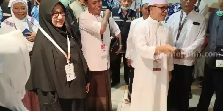 Bupati Banyuwangi Kunjungi Jemaah Haji Kelompok Terbang 42-44 di Mekkah