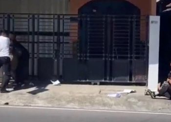 3 Mahasiswa Blitar Ditangkap Usai Bentangkan Spanduk Saat Kunjungan Gibran, Netizen Bilang Demokrasi Otoriter