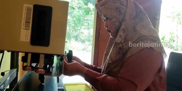 Bumbu Siap Masak Laris Saat Idul Adha, IRT di Pacitan Raih Omzet Jutaan Rupiah