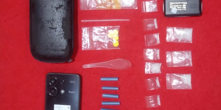 Pria Sumenep Ditangkap di Tambak Udang dengan Belasan Poket Sabu dan Inex