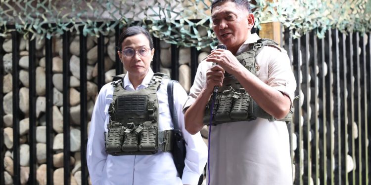 Menhan dan Menkeu Cek Prajurit TNI di Daerah Rawan Konflik Papua Sambil Pakai Rompi Anti Peluru