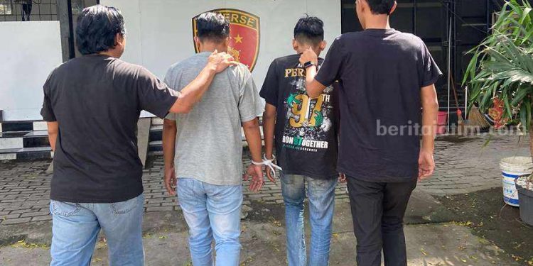 Polisi Tangkap 2 Diduga Admin Grup Medsos Gay di Surabaya