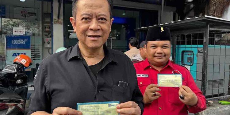 Simbol Semangat Tegak Lurus untuk Ibu Megawati