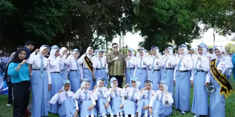 Mas Dhito Selamatkan Lebih Dari 6000 Anak Putus Sekolah di Kabupaten Kediri