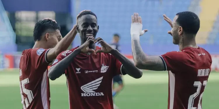 Latyr Fall Resmi Tinggalkan PSM Makassar, Victor Luiz Dipastikan Bertahan