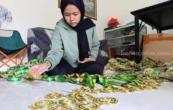 Pemuda Jombang Hasilkan 7900 Keping Medali untuk Porprov Jatim 2025