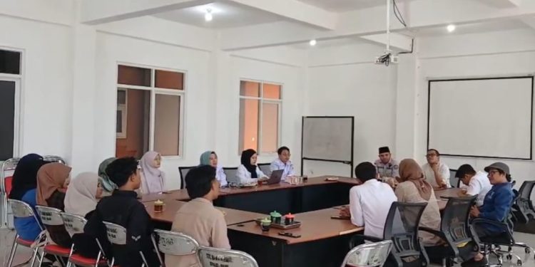 Bahas Putusan MK dan Politik di FISIP Unira Malang Audiensi Bawaslu
