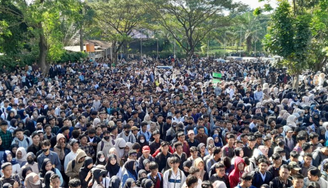 Pengangguran di Indonesia Tertinggi di Asia, Indonesia Tidak Gelap?