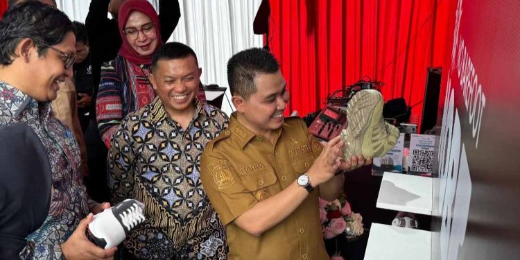 Sepatu Lokal Mojokerto Ekspor Perdana ke Korea Selatan Capai Rp602 Juta