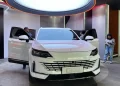 Showroom Mobil Listrik Pertama di Surabaya Dukung Percepatan Transisi Energi
