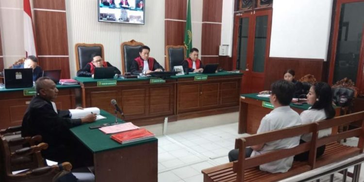 Tjan Hwan Diana dan Handy Soenaryo Tidak Mengakui Merusak Kendaraan