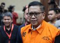 Sekjen PDIP Hasto Kristiyanto Bebas Berkat Amnesti, Lambaikan Tangan dan Senyum Tanpa Rompi
