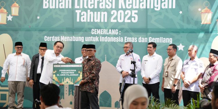 Dorong Budaya Menabung di Pesantren, Ribuan Santri Buka Rekening Simpel IB