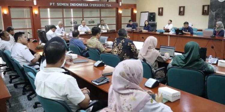 Dukungan Perguruan Tinggi terhadap Koperasi untuk Penguatan Ekonomi Desa Gresik