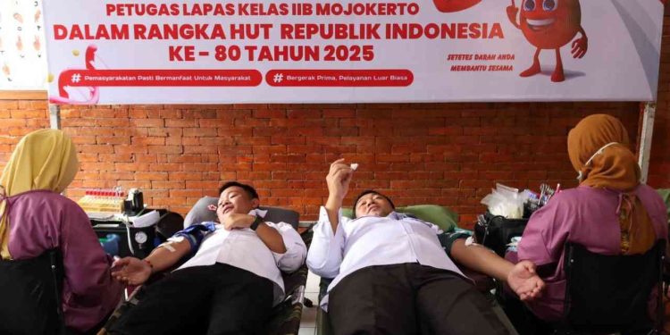 Lapas Mojokerto Rayakan HUT RI dengan Aksi Nyata Donor Darah dan Upacara