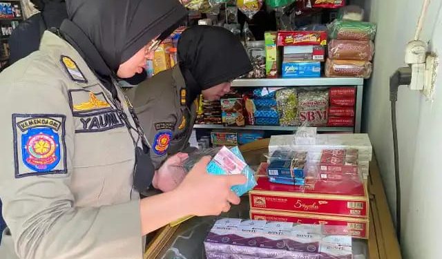 Operasi Gabungan Pasuruan Temukan Ratusan Bungkus Rokok Ilegal