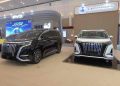 Mobil Listrik Premium DENZA D9 Menarik Perhatian di GIIAS Surabaya 2025