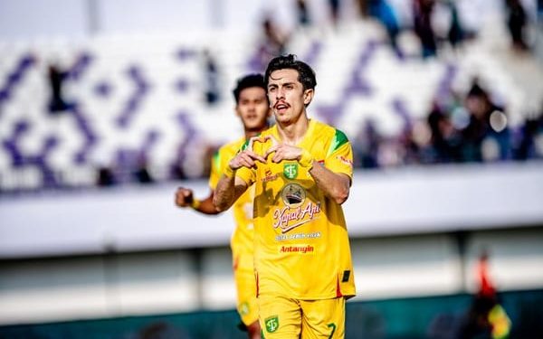 Belum Merdeka Ketika Menonton Persebaya
