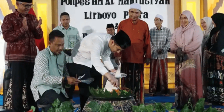 Wagub Jatim dan Wawali Kediri Resmikan Aula KH Imam Yahya di Ponpes Al Mahrusiyah III