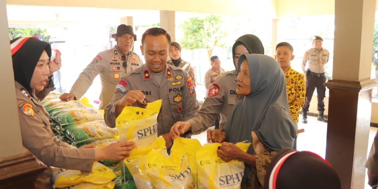Pasar Murah Polres Tuban untuk Menekan Harga Beras di Pasaran