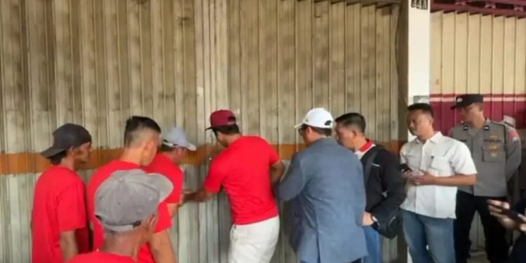 Eksekusi Ruko Sengketa di Jalan Gajahmada oleh PN Mojokerto, Termohon Bantah Menjual