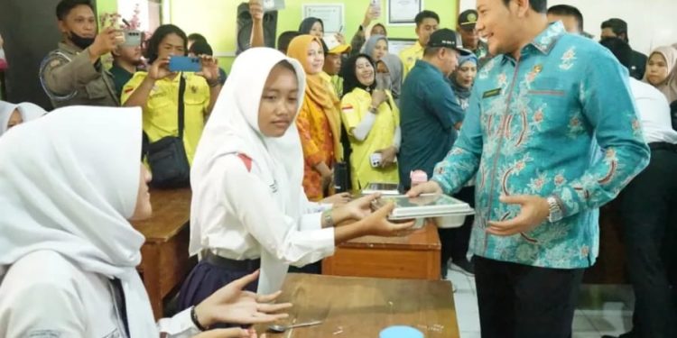 Bupati Sidoarjo Evaluasi Program Makan Bergizi Gratis di Kecamatan Tarik