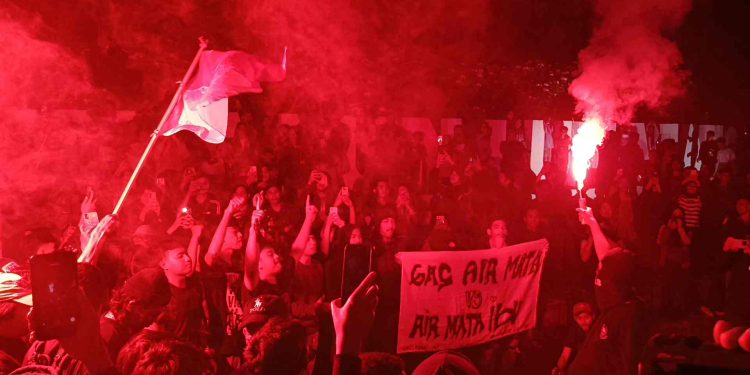 Demonstrasi Anarkis Dapat Menyebabkan Peringatan Perjalanan dan Risiko Kerugian Ekonomi