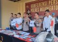 Tersangka Mutilasi Bawa Potongan Tubuh Korban Menggunakan Tas Ransel Merah