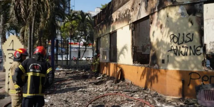 Polsek Tegalsari Surabaya Terbakar, Layanan Masyarakat Beralih ke Kecamatan