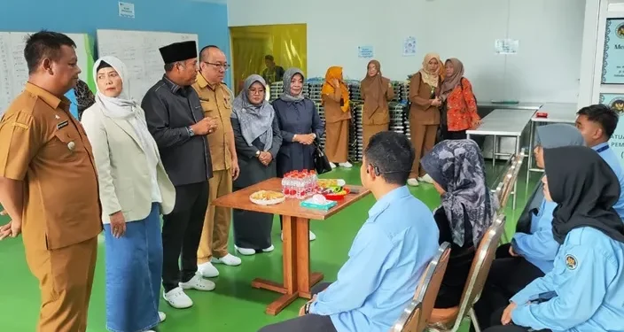 Tinjau SPPG DPRD Malang Pastikan MBG Aman untuk Anak Sekolah