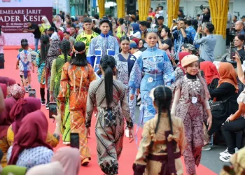 Anak-Anak Menawan di Acara Fashion Lorong Bambu
