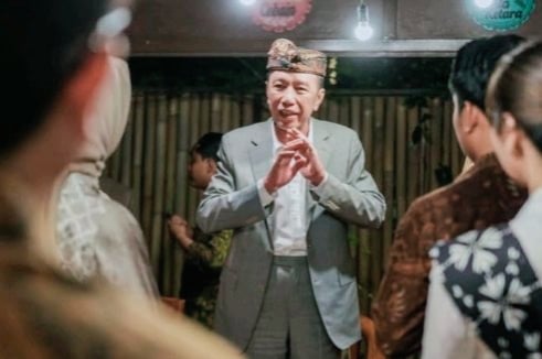 Prof Henri Subiakto Desak Jokowi Tunjukkan Ijazah Asli Bukan Aib Lulusan UGM