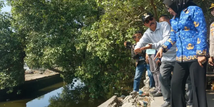 Wabup Sidoarjo Inspeksi Jembatan Putus di Tambak Cemandi dengan Anggaran Rp1,6 Miliar