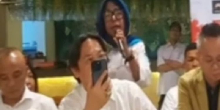 Organisasi Perempuan Pendukung Ancam Unjuk Rasa Pakai BH dan Celana Dalam