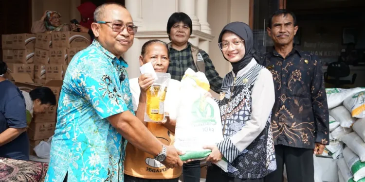 Bantuan Disalurkan untuk 26 Ribu Warga Pra Sejahtera di Kediri