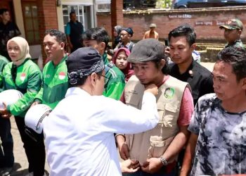 Helm dan Jaket untuk Ojek, Mensos Apresiasi Program Banyuwangi Berbagi