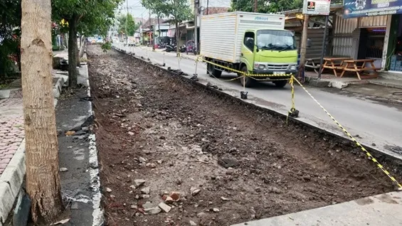 Rehabilitasi Jalan MT Haryono Bondowoso Tingkatkan Mobilitas dan Ekonomi melalui DBHCHT