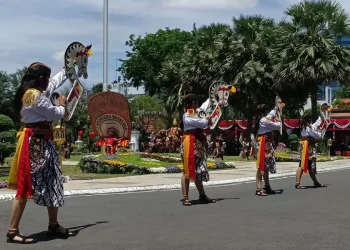 Reog Ponorogo Mempercantik Perayaan Hari Jadi ke-80 Jawa Timur di Grahadi