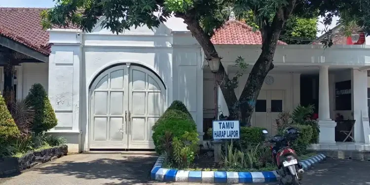 Kronologi OTT Bupati Ponorogo oleh KPK dengan Tiga Mobil Hitam
