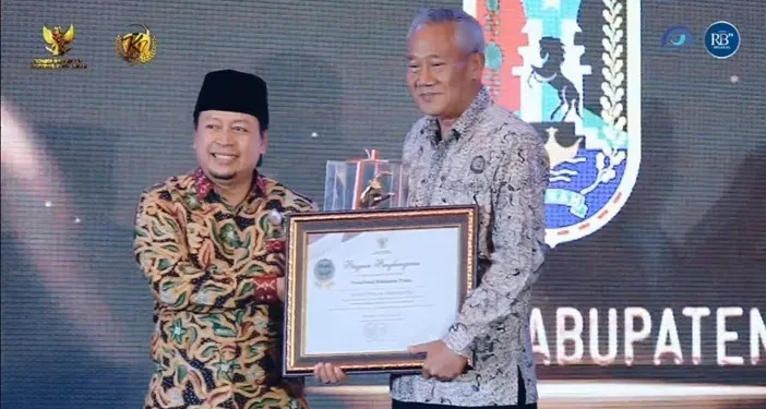 Penghargaan Badan Publik Informatif untuk Pemerintah Kabupaten Tuban